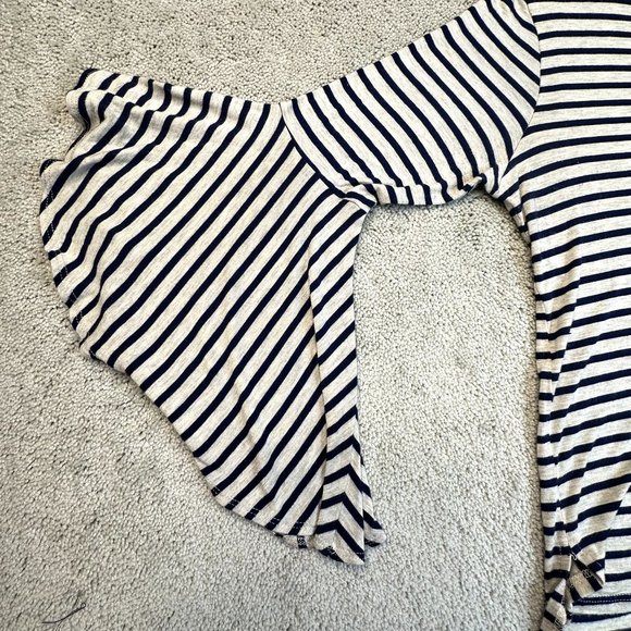 Blue Rain‎ Top with bell sleeves Size large blue and gray Made In USA! - Picture 2 of 8